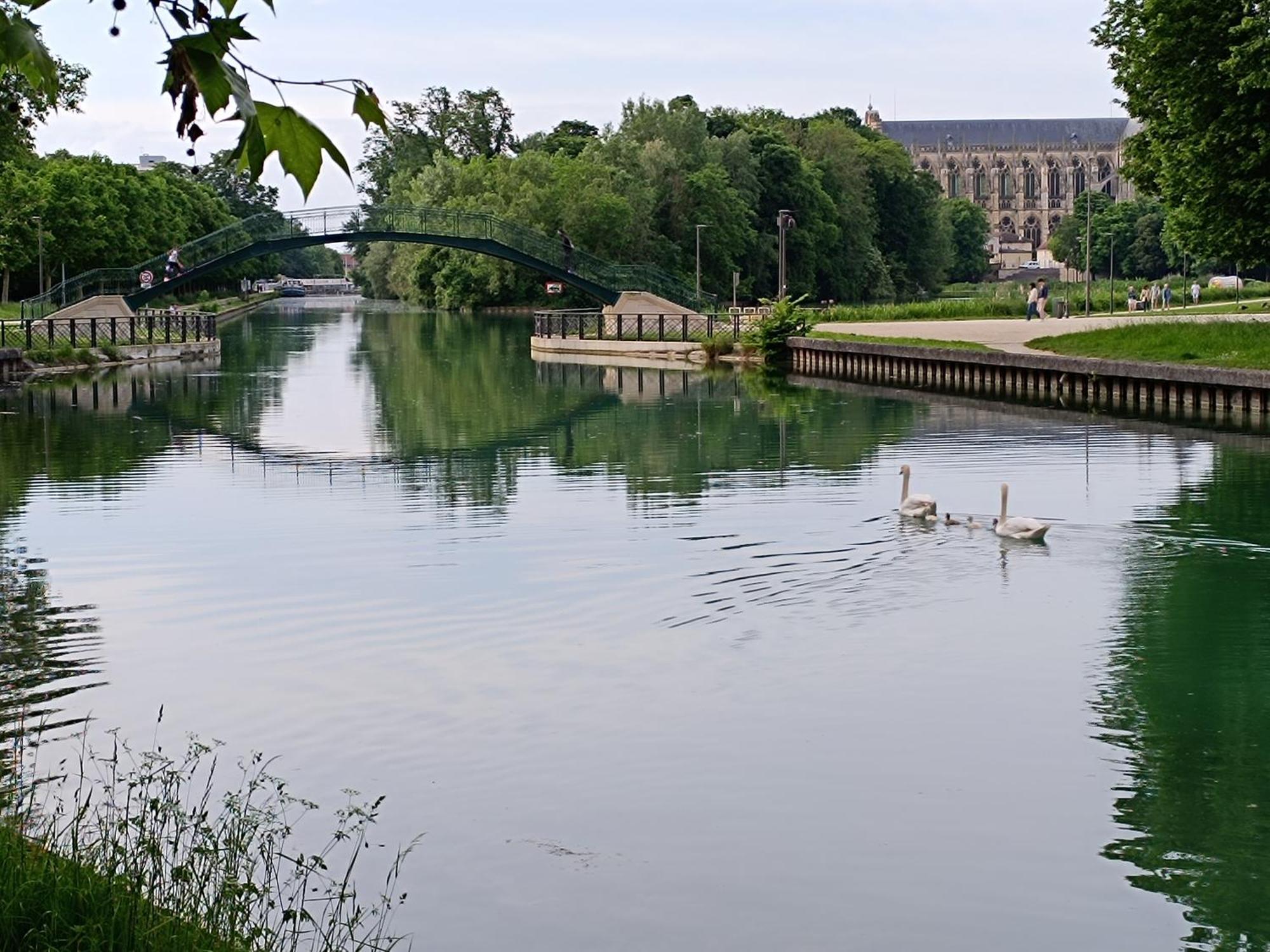 Proche Gare Et Centre-ville, Parking Gratuit Et Facile, Wifi Apartment Chalons-en-Champagne